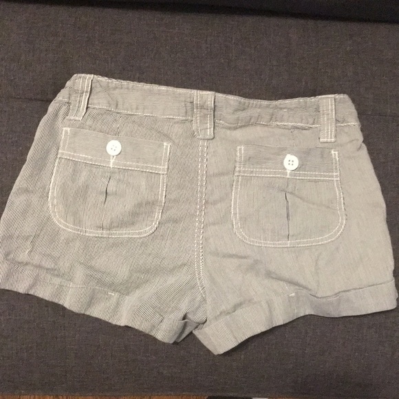 3 for $35 It’s SO Ish Size 7 Summer Shorts!!! - Picture 2 of 3